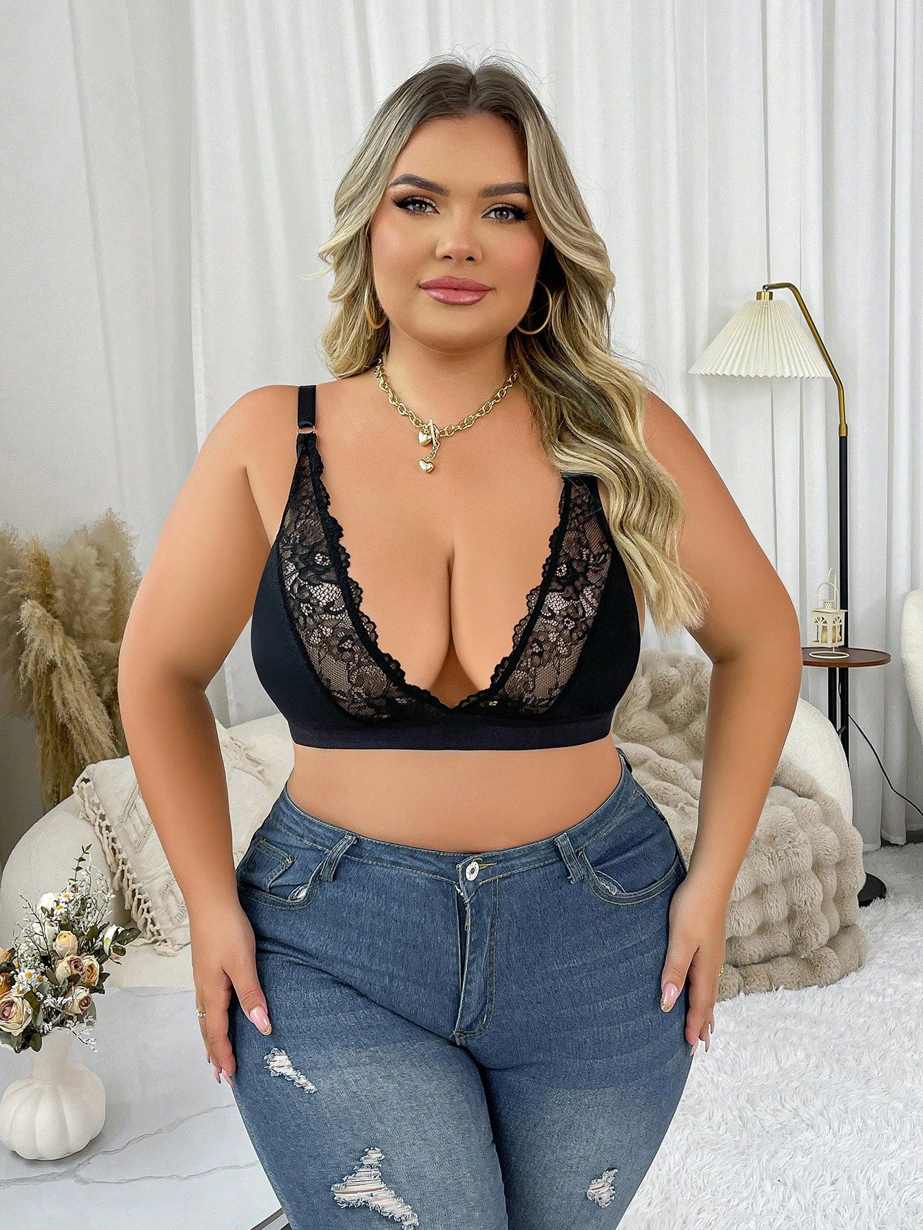 Plus Size Lace Decor Non-Wired Bra